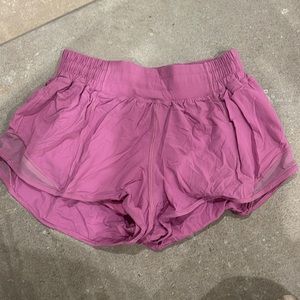 lululemon 2.5 pink hotty hot shorts size 4
